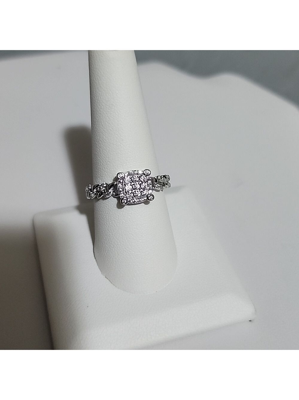 Brand New Sterling Silver 925 cubic zirconia stones Ring